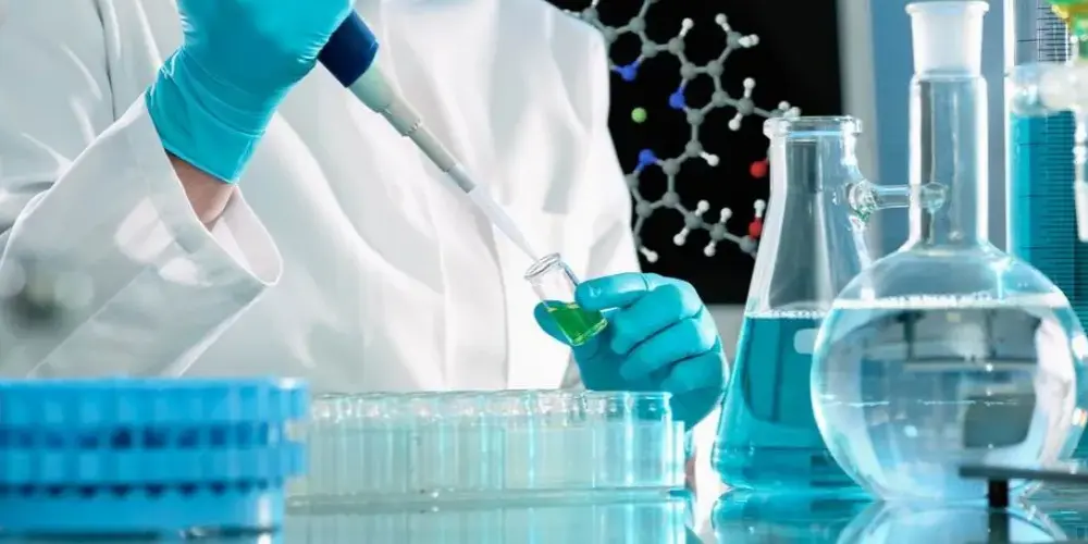 Ile zarabia chemik w laboratorium? Sprawdź prawdziwe wynagrodzenia