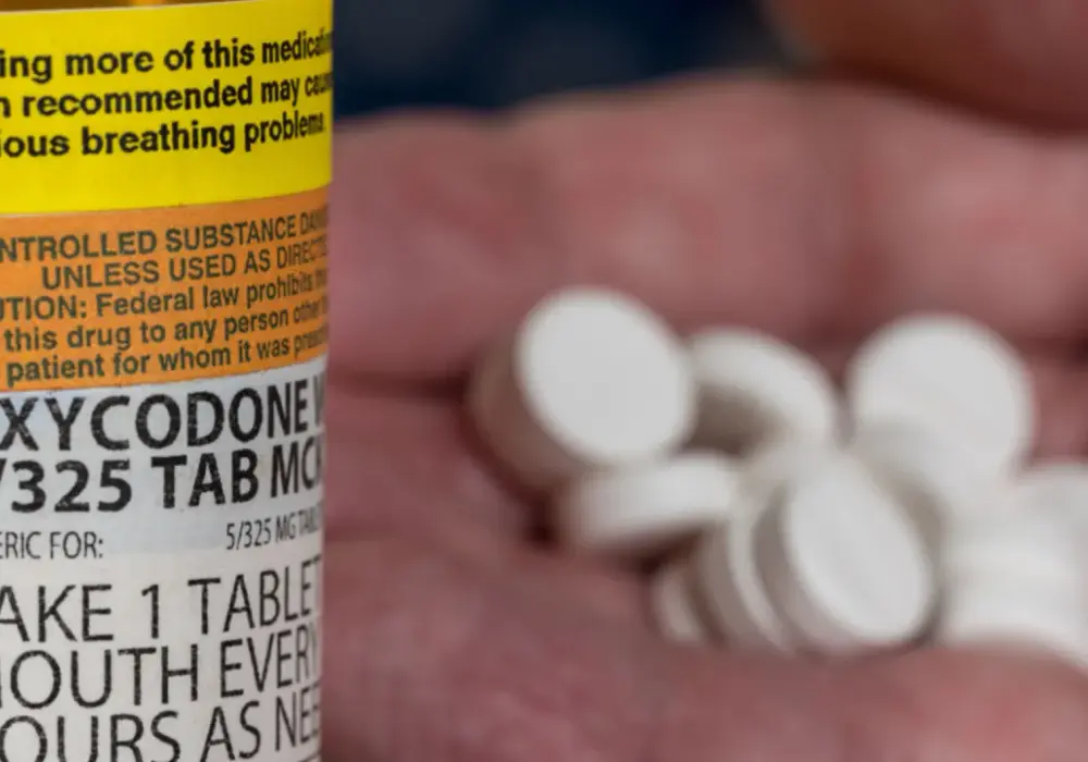 OxyContin - czy to lek dla Ciebie? Jak stosować bezpiecznie.