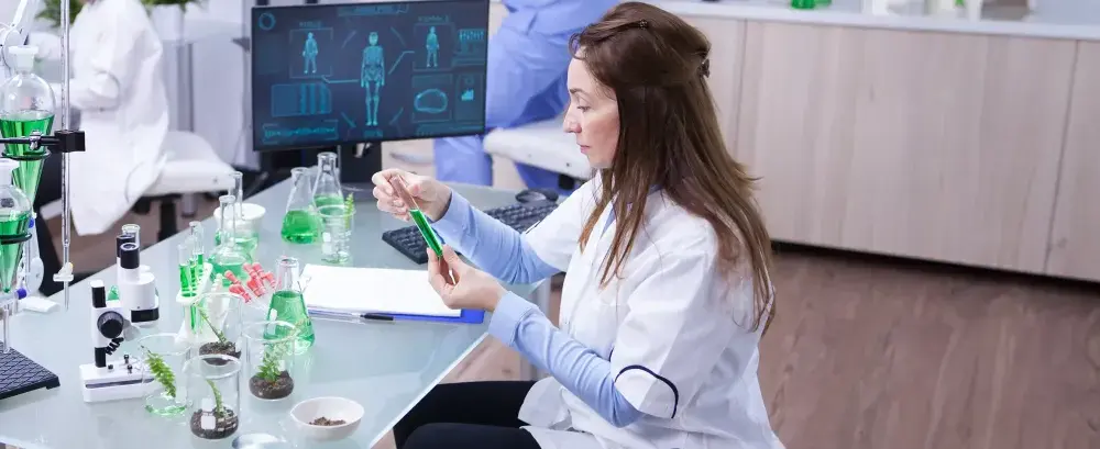 Jakie studia wybrać, aby pracować w laboratorium kosmetycznym?