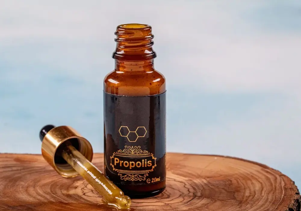 Propolis na jelita - kiedy warto, jak stosować i na co uważać?