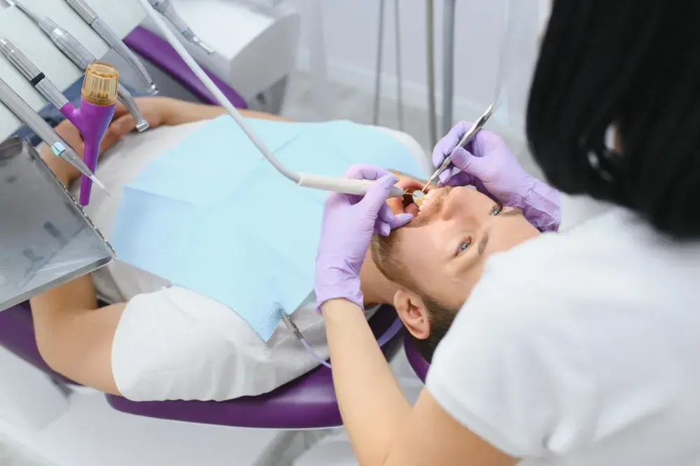Co obejmuje dentysta NFZ? Sprawdź, jakie usługi są darmowe