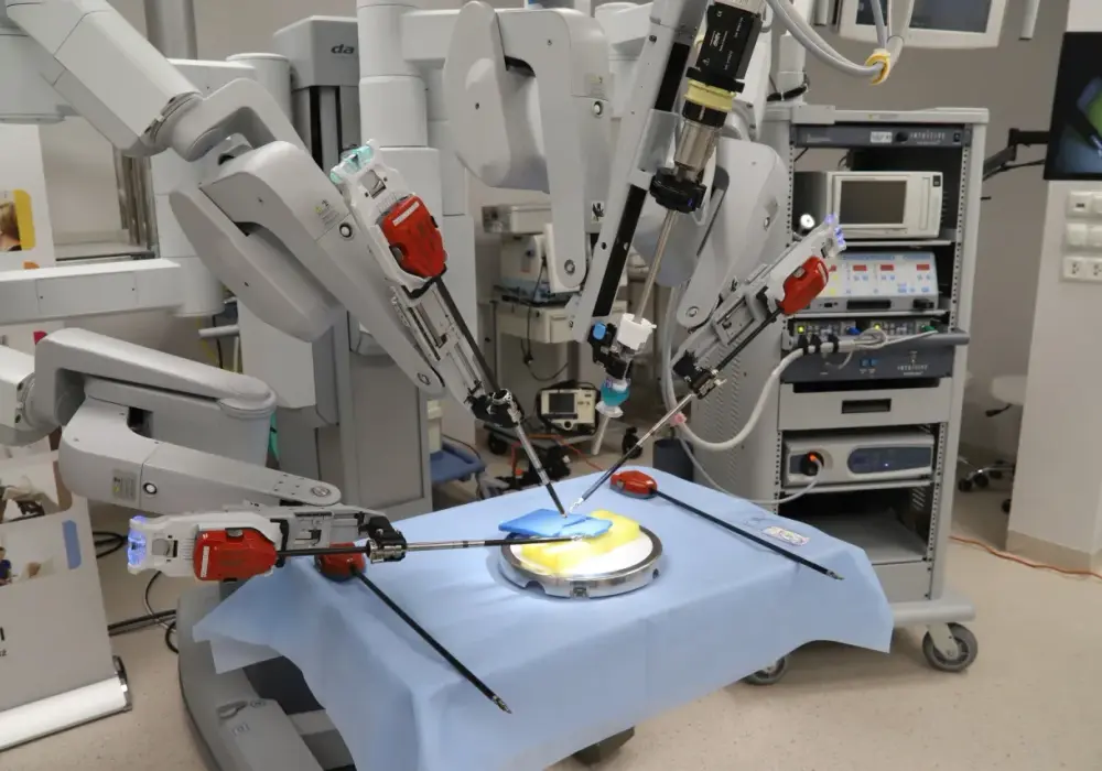 Operacja robotem Da Vinci - Ile kosztuje i jak porównać?
