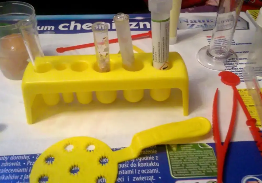 Domowe laboratorium chemiczne: Bezpieczny przewodnik DIY