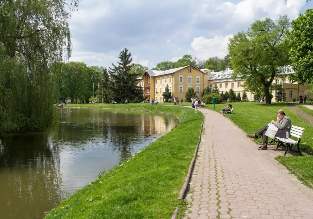 Kto nie płaci za sanatorium z NFZ? Sprawdź, czy się kwalifikujesz