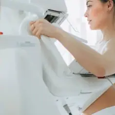 Mammografia na nfz od jakiego wieku? Sprawdź nowe zasady i wiek kwalifikacji