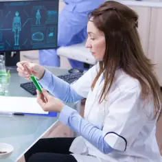 Jakie studia wybrać, aby pracować w laboratorium kosmetycznym?