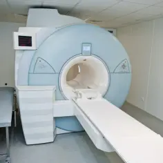 Ile się czeka na rezonans NFZ? Zaskakujące czasy oczekiwania w Polsce