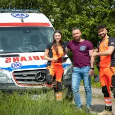Ile zarabia ratownik medyczny w karetce? Fakty, które zaskakują