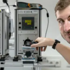 Jaka temperatura w laboratorium pomiarowym zapewnia dokładność pomiarów?