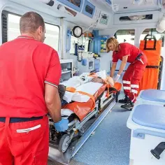 Ile lat trwają studia na ratownika medycznego? Sprawdź wymagania