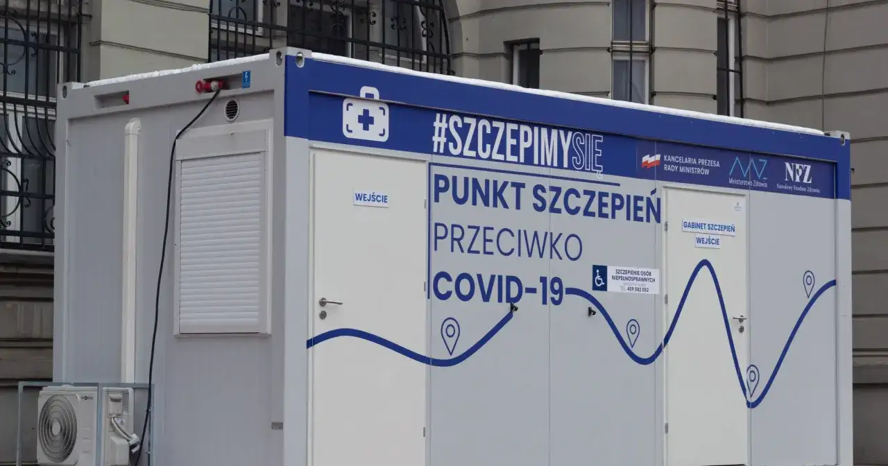 Mobilny punkt szczepień przeciwko COVID-19. #szczepimysię dla wszystkich.