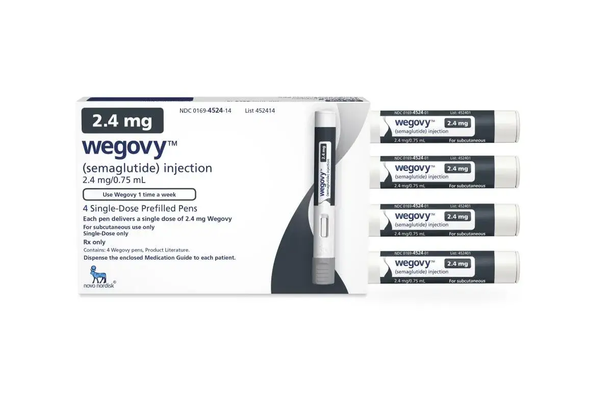 Opakowanie leku Wegovy 2.4 mg, zawierające 4 zastrzyki na odchudzanie w formie wstrzykiwaczy.
