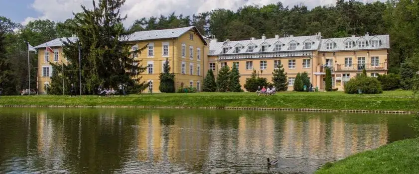 Zdjęcie Gdzie NFZ wysyła do sanatorium na kręgosłup? Sprawdź najlepsze opcje