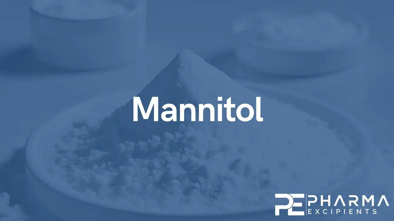 Biały proszek, mannitol, w miseczce. Mannitol co to? To substancja pomocnicza w farmacji.