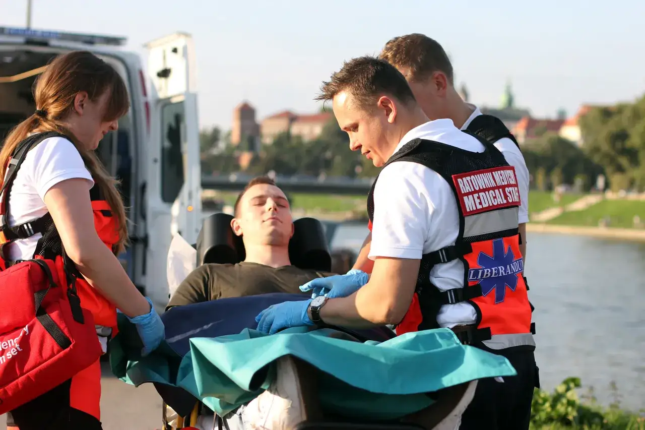 Zdjęcie Komu przysługuje transport medyczny? Sprawdź swoje prawa i warunki