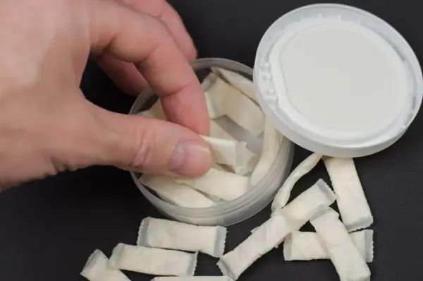 Snus - Bezpieczna alternatywa? Fakty, ryzyko, uzależnienie