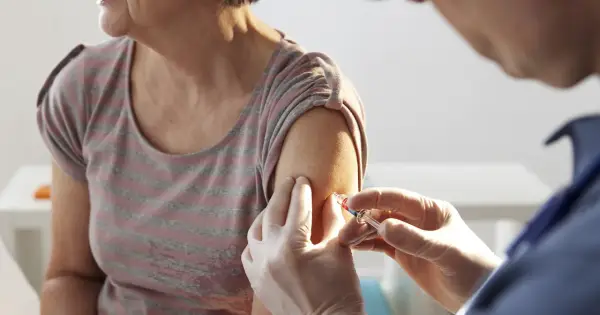 Pfizer-BioNTech - Reakcje po szczepieniu - Norma czy alarm?