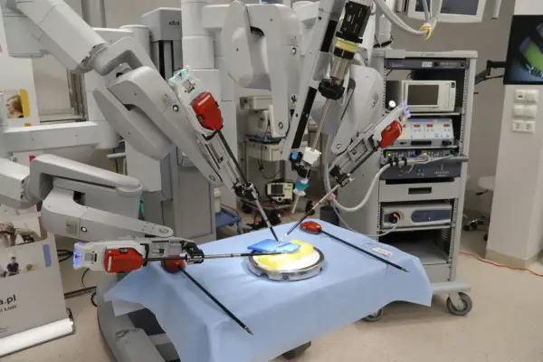 Operacja robotem Da Vinci - Ile kosztuje i jak porównać?